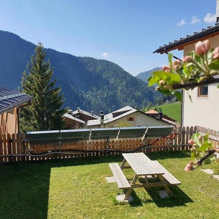 App. Monte Pore - Agriturismo La Majon Коле Санта Лучия Екстериор снимка